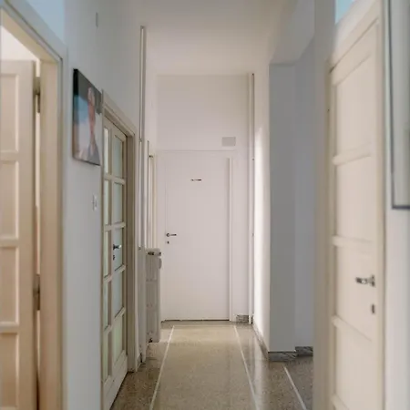 Fiorelli 招待所 *